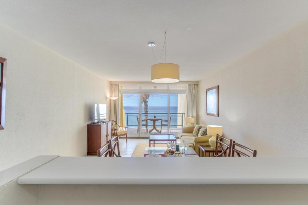 Tranquil Beachside - Atlantic Gardens Apartamento